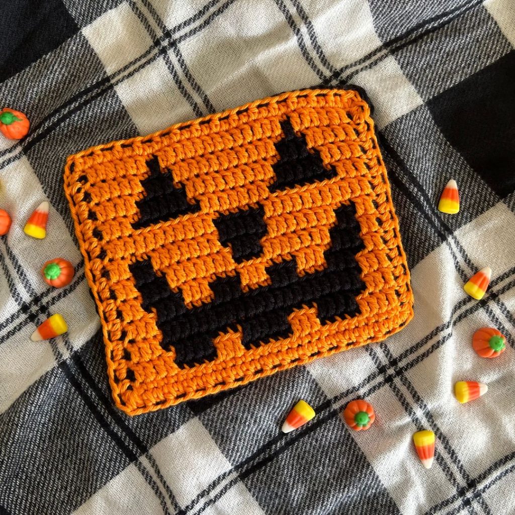 Jacquie Lantern Pot Holder, and overlay mosaic crochet pattern available for free on the blog