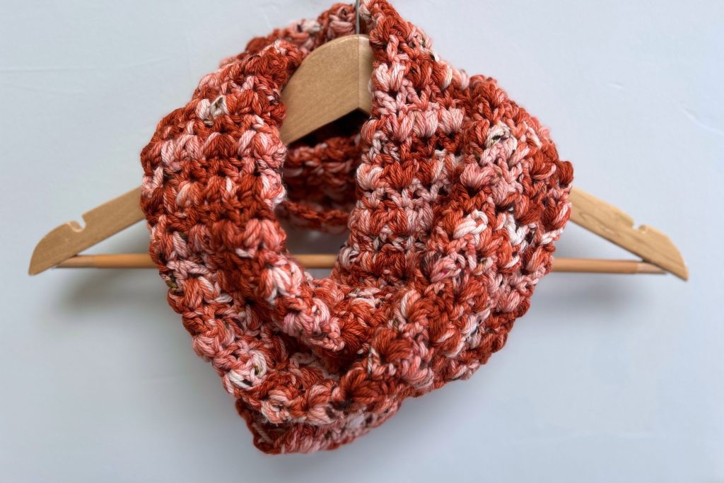 Puffy Heart Cowl - Free Crochet Pattern